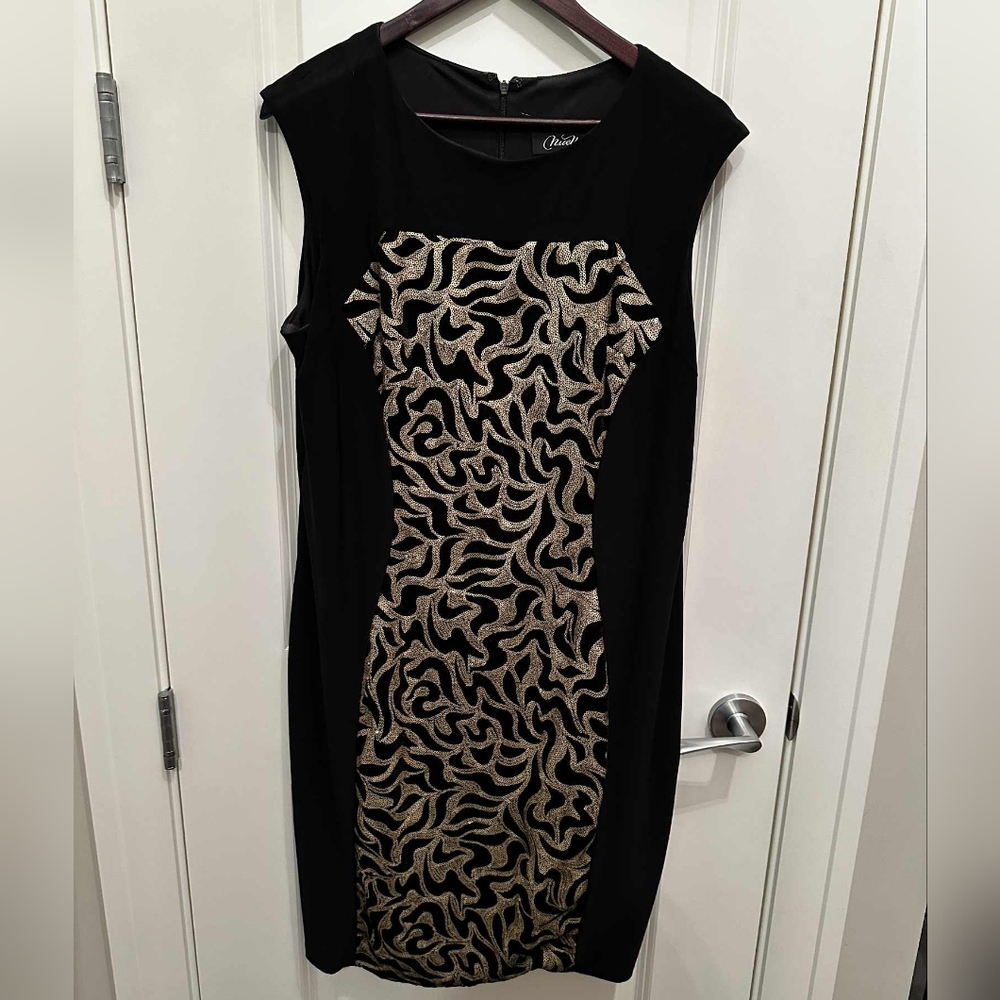 Chaus Elegant Black and Gold Midi Dress